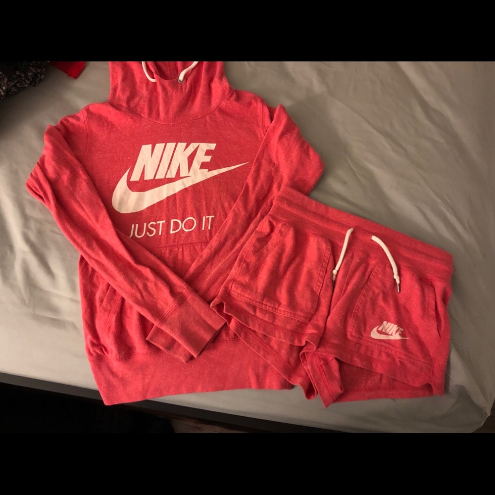 Nike sweatshirt/shorts set